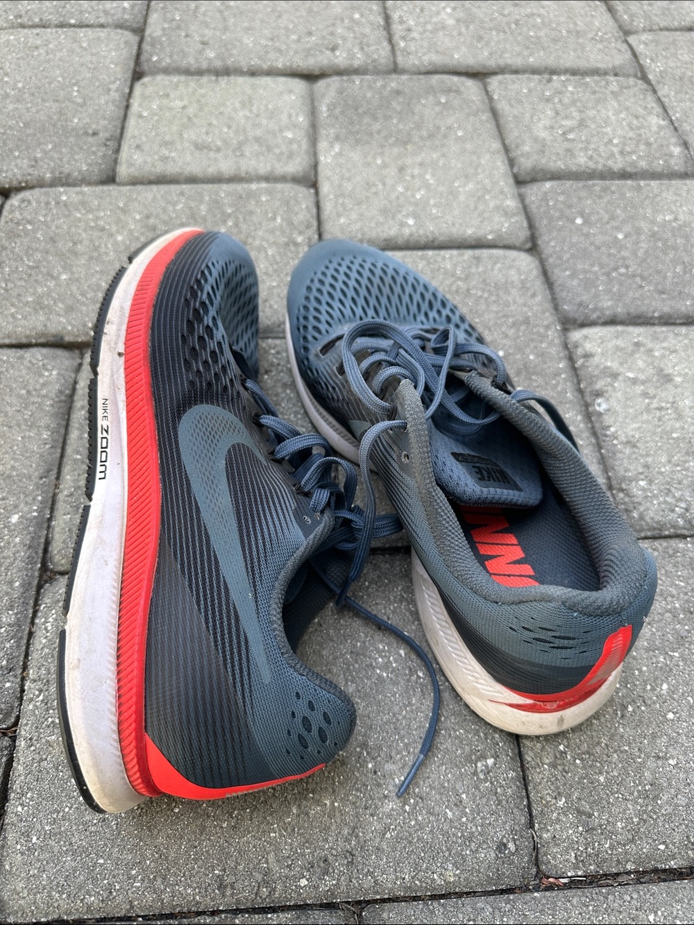 Nike Men's Blue Gray Running Shoes with Red Highlights